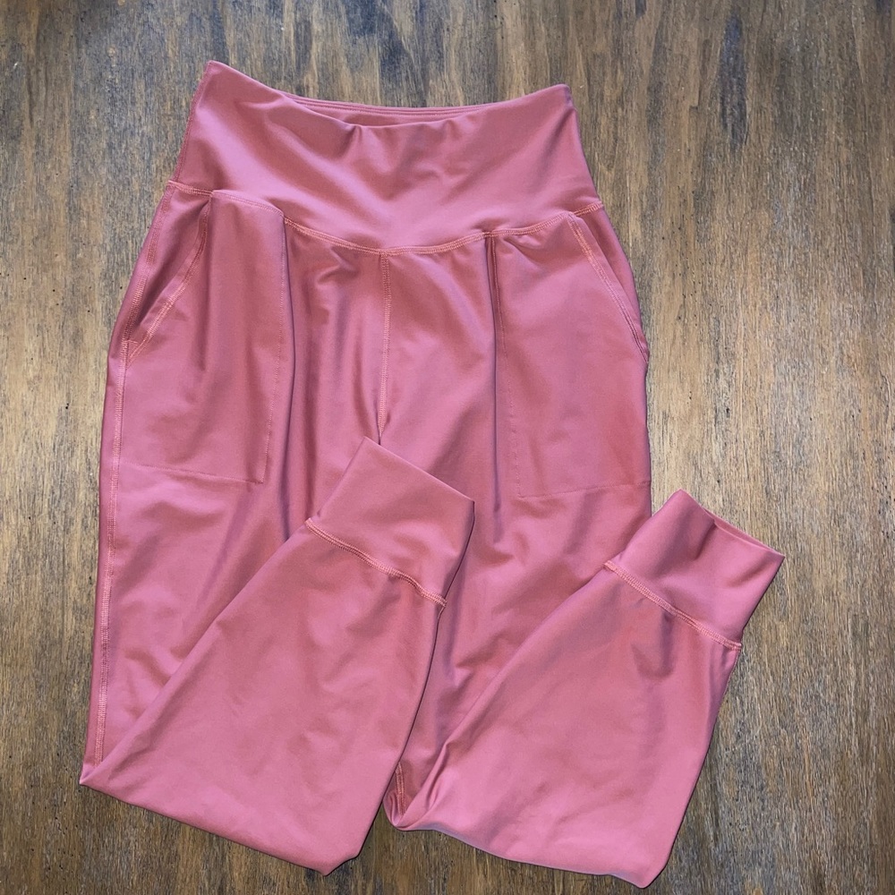 Like new! Old Navy Active Powersoft Jogger. Size M.